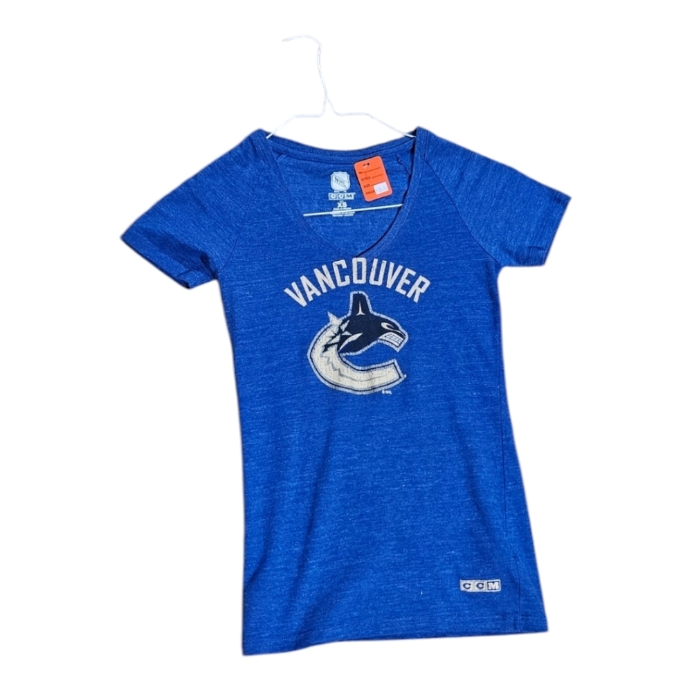 NHL Vancouver Canucks T Shirt, Size XS